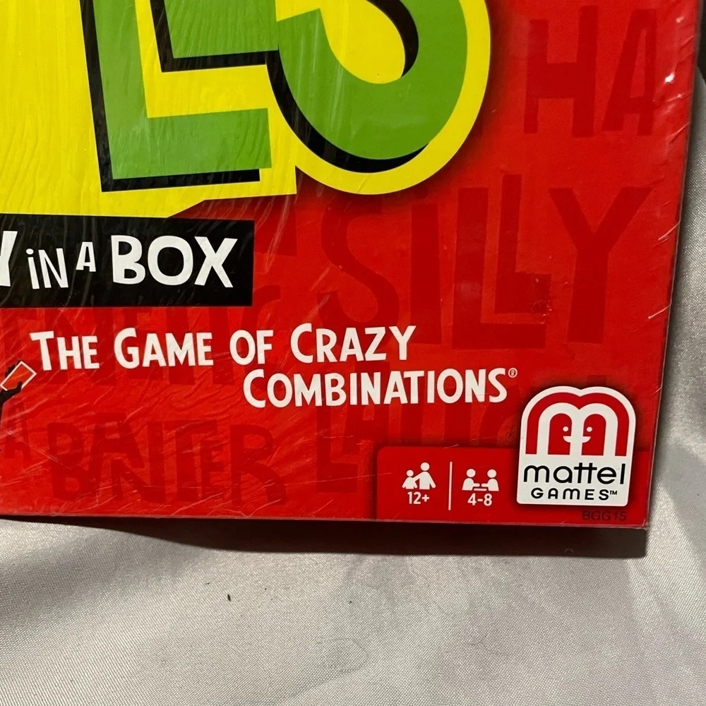 Mattel Apples to Apples Game - Red, Yellow, Green
